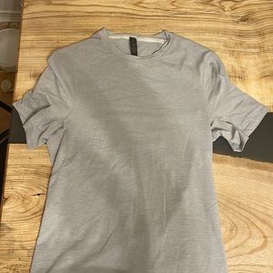 Light gray mens lululemon top